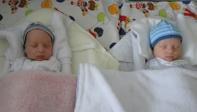 dvojičky Emka a Matejko - október 2012